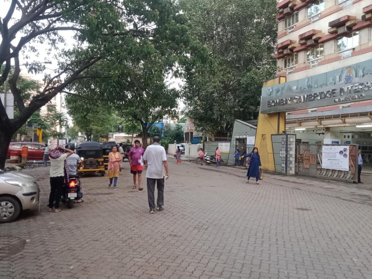 Apartament 1bhk - Royale And Close By Airport