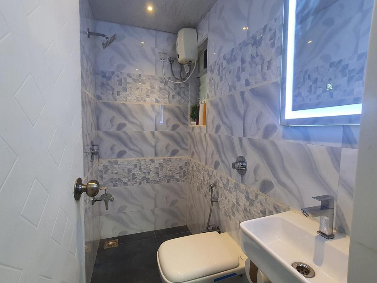 1bhk - Royale And Close By Airport Bombaj