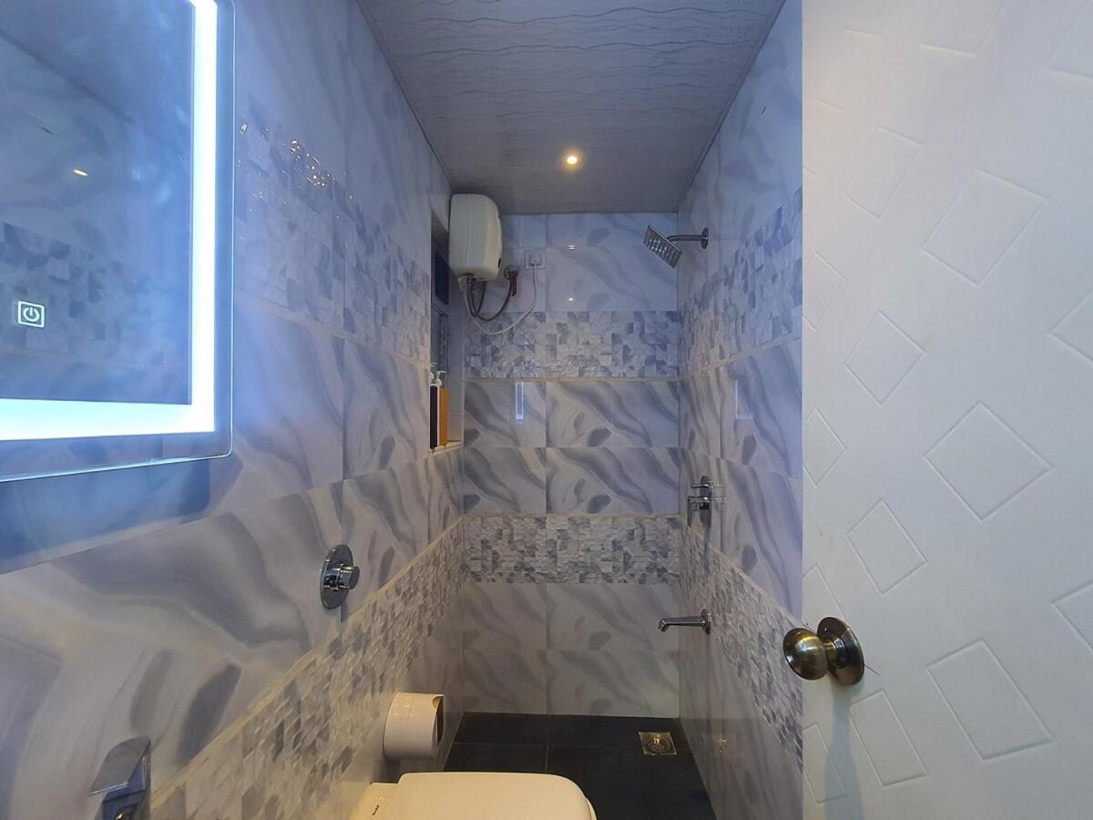 1bhk - Royale And Close By Airport Bombaj
